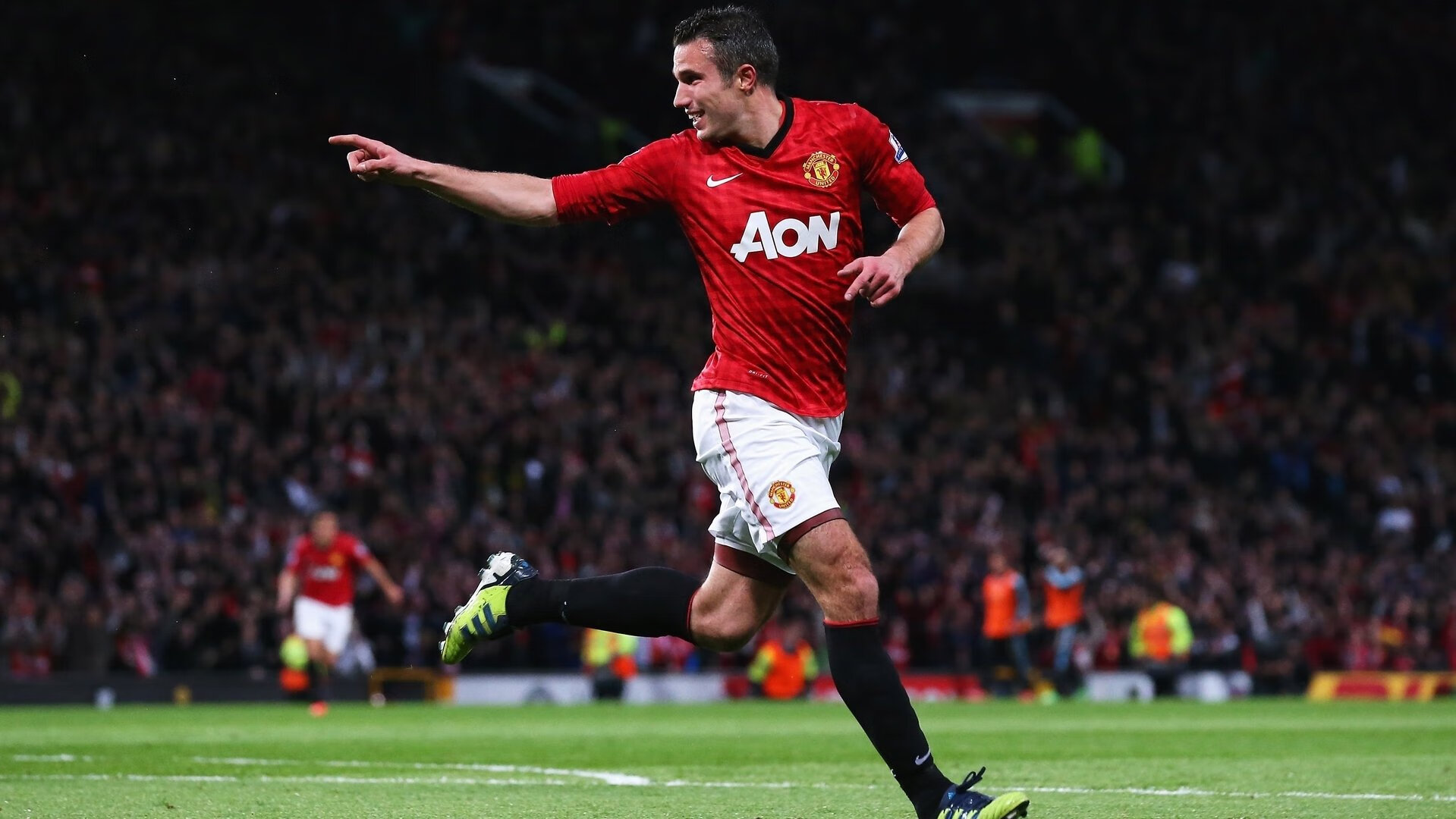 拉文增加中距离冲击制造罚球机会，拉文球员训练